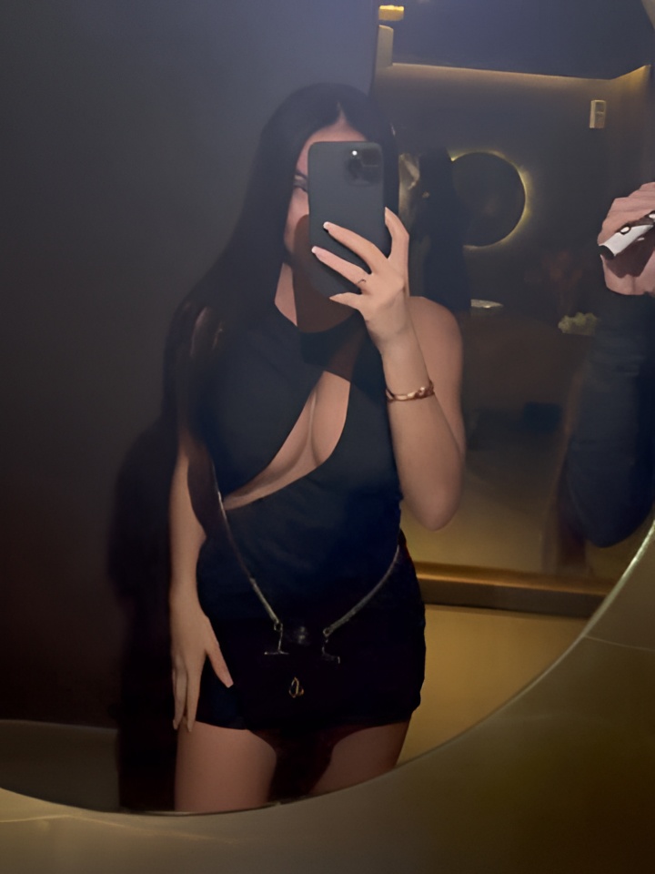 Слава привлекальеная девушка из Великого новгорода цена от 10000 руб