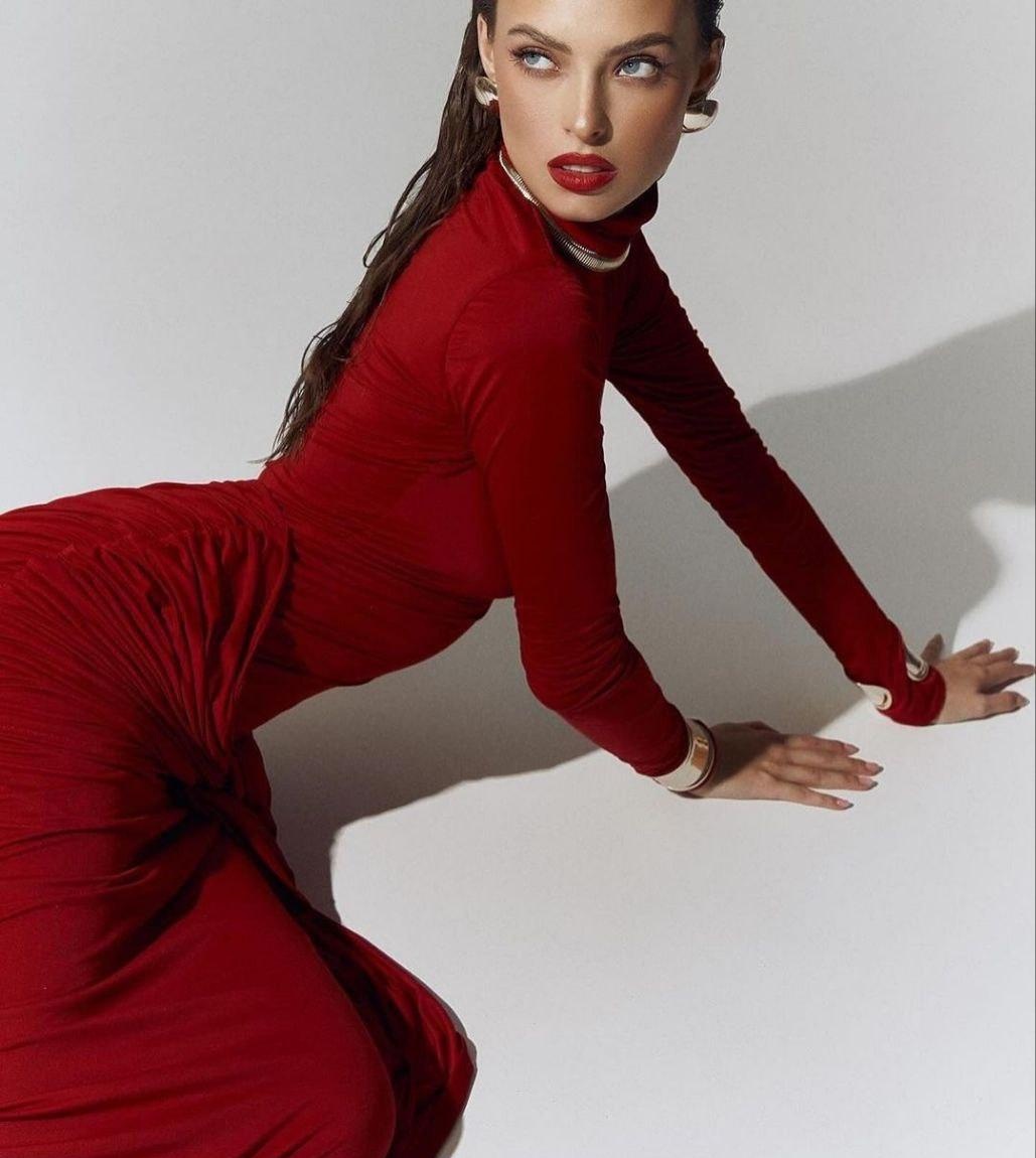 Мэри привлекальеная девушка из Великого новгорода цена от 4000 руб