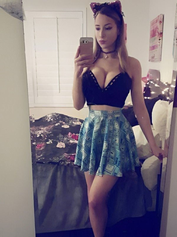 Ася привлекательная девушка из Великого новгорода цена от 1500 руб