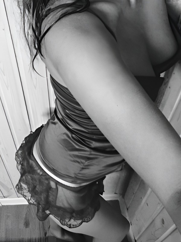 Серафима привлекательная девушка из Великого новгорода цена от 5000 руб